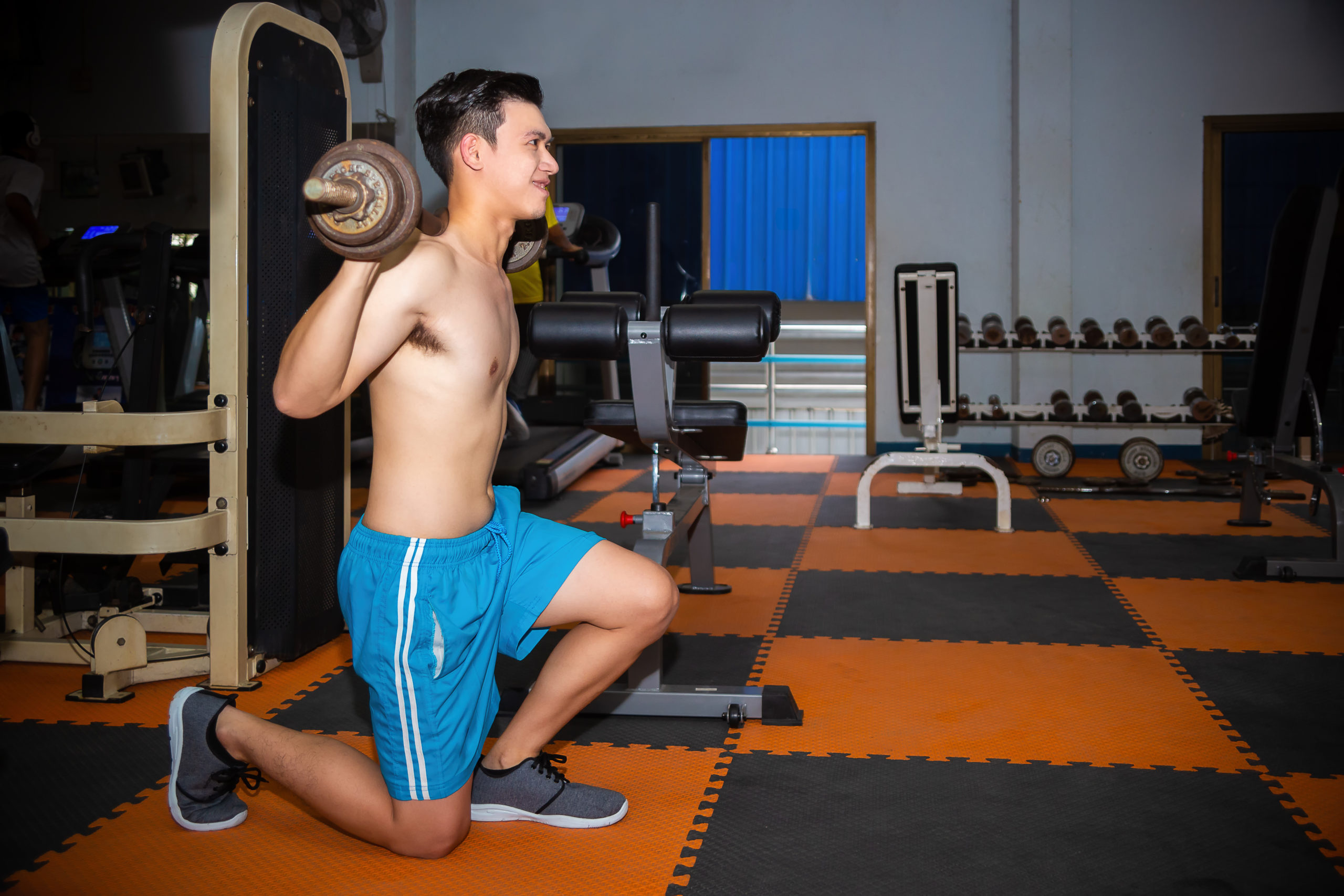 Preacher curl machine