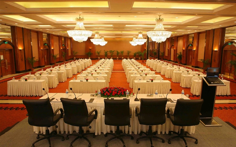 hotels in nehru place
