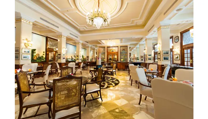 Bar In Hotel Experience: Enjoy Craft Cocktails And Relaxing Ambiance