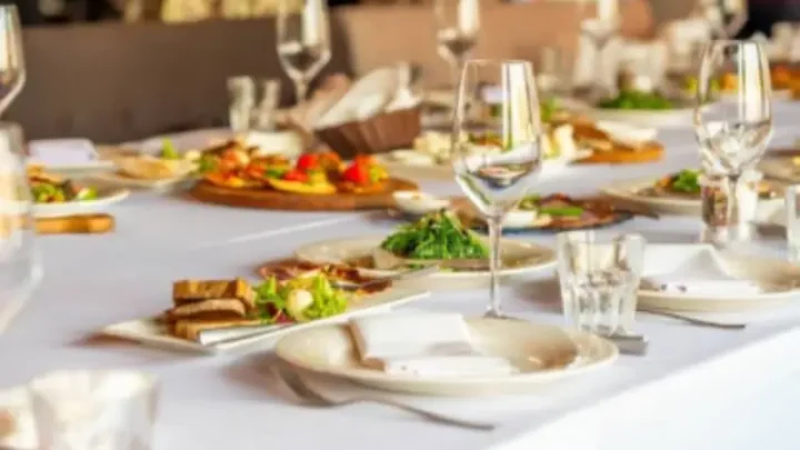 What To Expect From Professional Christmas Catering Services?