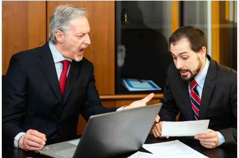 How A SaaS Agreement Lawyer Protects Your Business Interests?
